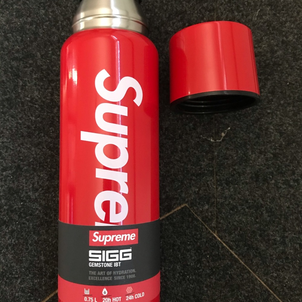 Supreme Bottle Red - Picture 5 of 6